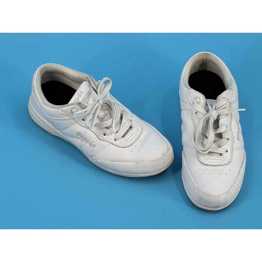 Propet Washable Walker Womens 7 B White Leather Slip Resistant Work Shoes W3840